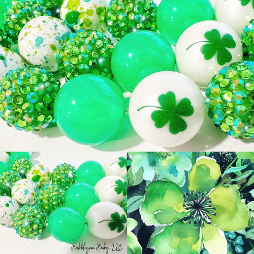 Clover bubblegum necklace